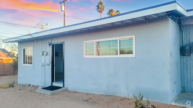 Building Photo - 5527 Baileya Ave Rental