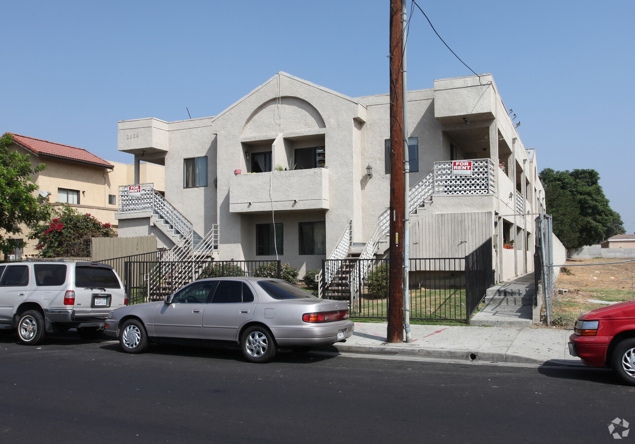Photo - Edwards Apartments