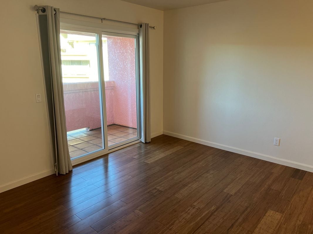 Photo - 4810 S La Brea Ave Apartment