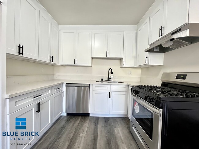Photo - 15352 Vanowen St Unit 18