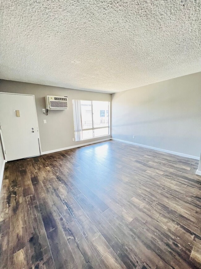 Photo - Jordan Court Apartments