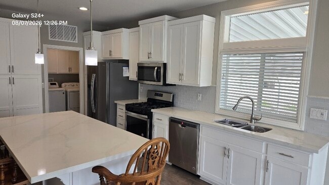 Photo - 1361 Shadowglen Way