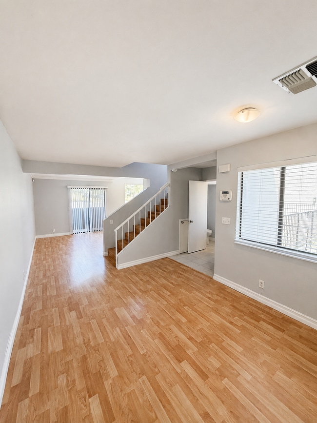 Photo - 950 W Lambert Rd