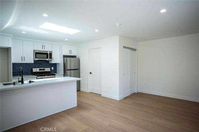 Building Photo - 20509 Vose St Unit 20509 Rental