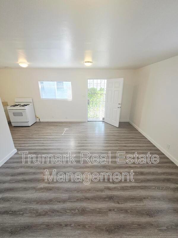 Photo - 1020 S Gerhart Ave