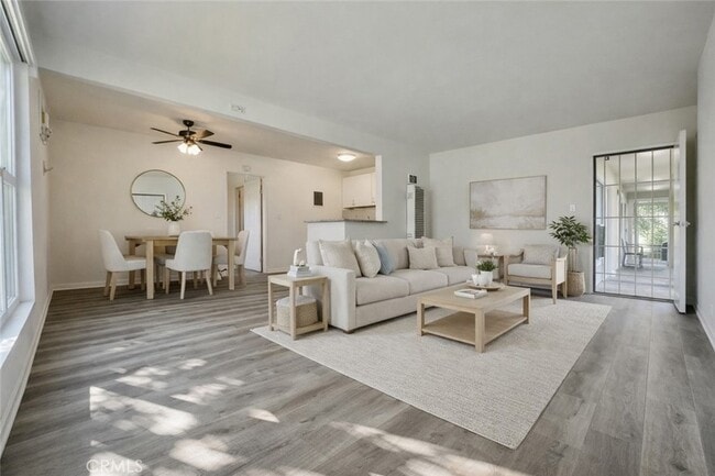 Photo - 1811 W Sallie Ln Unit 7