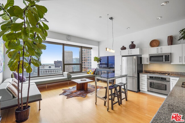 Photo - 1100 Wilshire Blvd Unit 2610