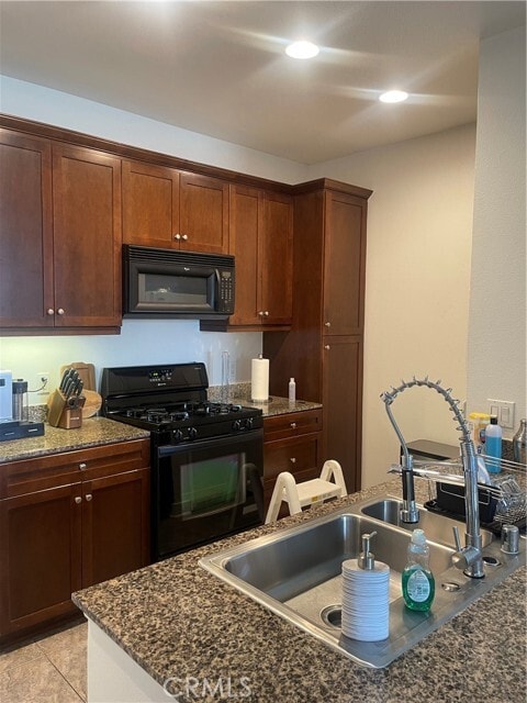 Photo - 1138 Scholarship