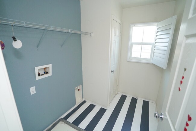 Photo - 29270 Hatari Way