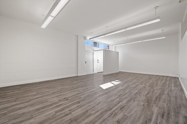 Photo - 805 E. 7th St.
