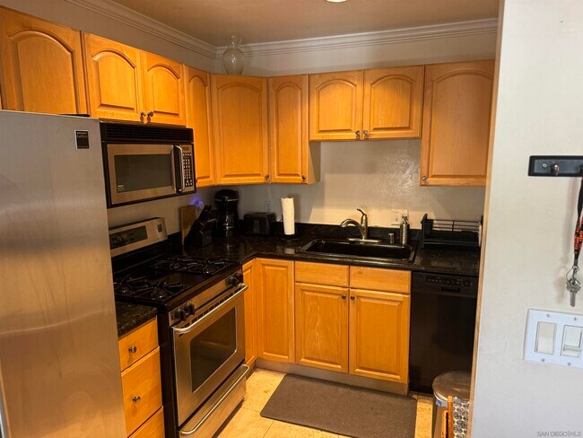 Photo - 215 Bonair St Unit 8