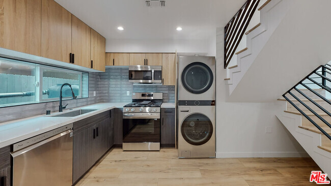 Building Photo - 16010 Cantlay St Unit A Rental