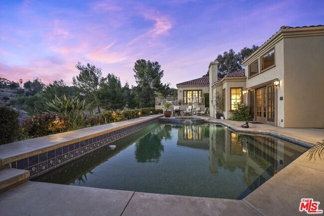 Photo - 19 Ranchero Rd