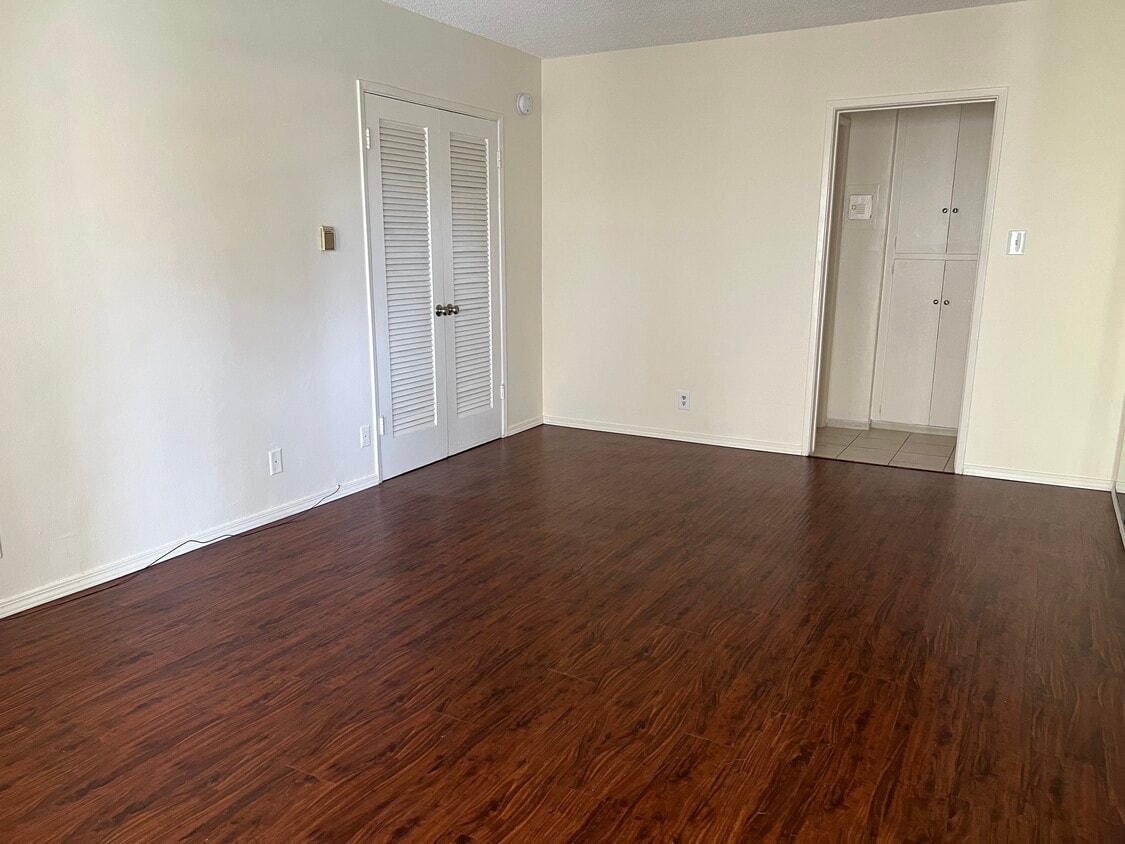 Floor Plan - 212