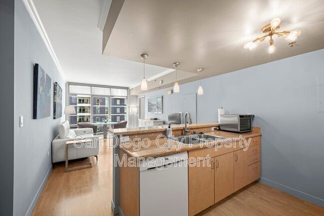 Photo - 425 W Beech St Unit 854