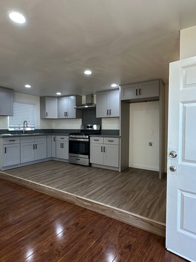 Photo - 9038 Newby Ave