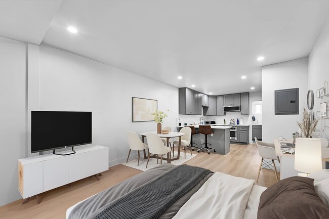 Building Photo - 1240 W 29th St Unit 9