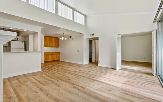 Photo - 5325 Newcastle Ave Unit 342