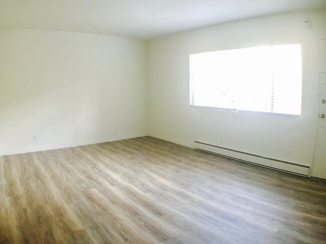 Photo - Large Studio with a full kitchen and Bath One Parking space included Unit Holmby Ave 1934 1/2