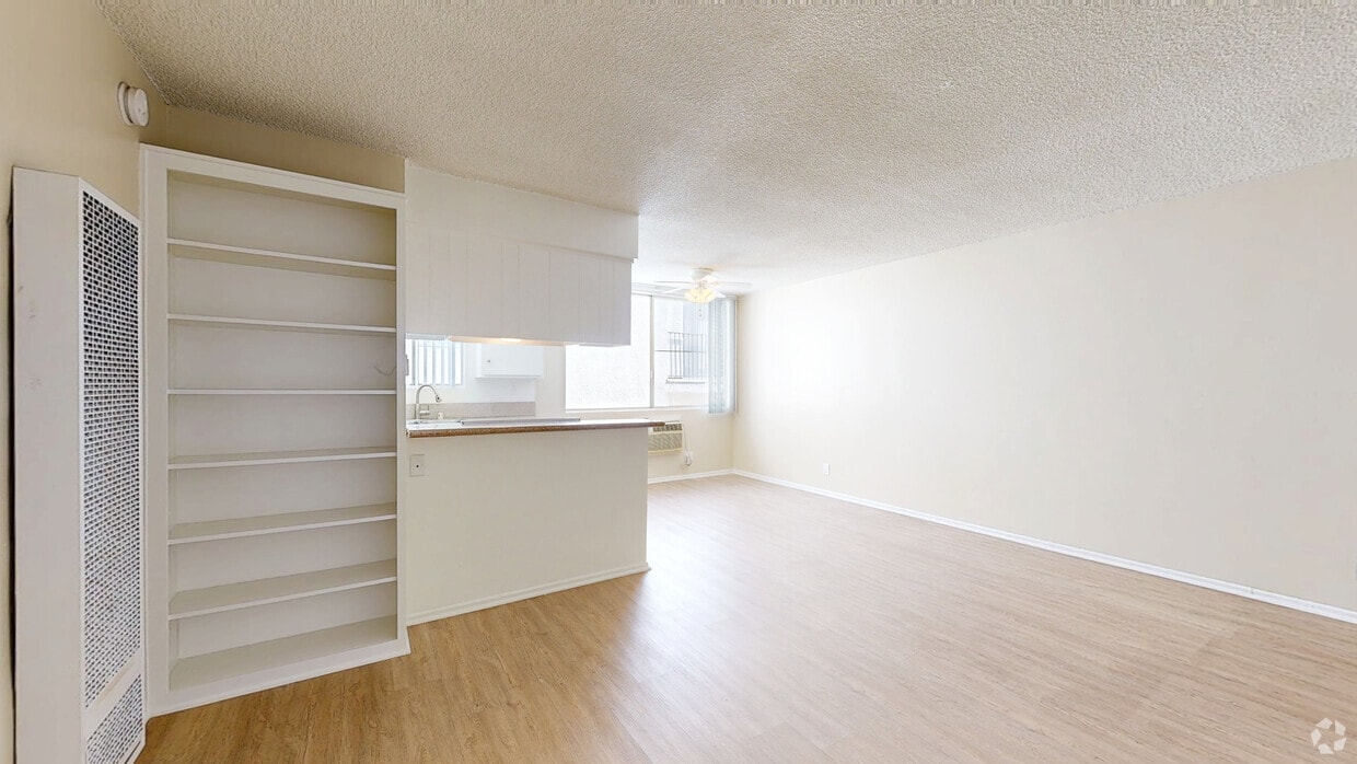 3D Tour - 456 S Harvard Blvd