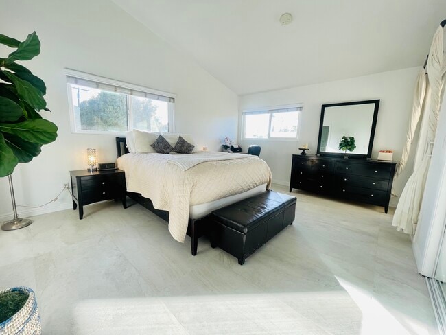 Building Photo - 1307 Aviation Blvd Unit A