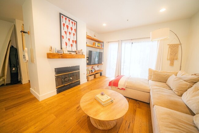 Photo - 4527 Carpinteria Ave