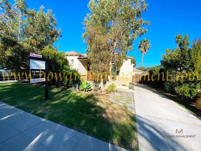 Building Photo - Lovely home with extra large backyard, con...