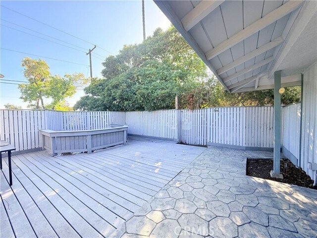 Photo - 869 W 14th St