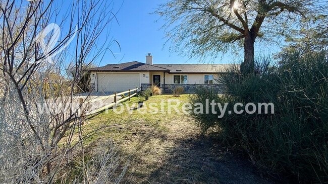 Building Photo - 16657 Kayuga St