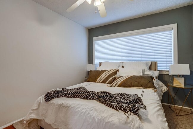 Photo - 625 W 92nd St Unit 05