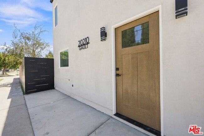 Photo - 20210 W Gault St