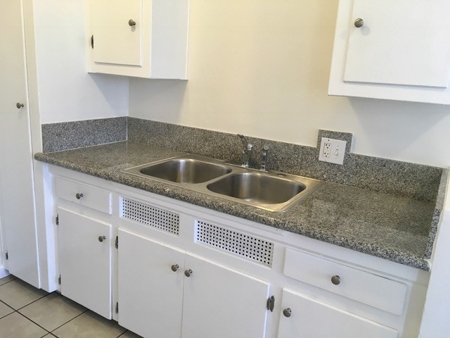 Building Photo - 2211 S Genesee Ave Unit 6