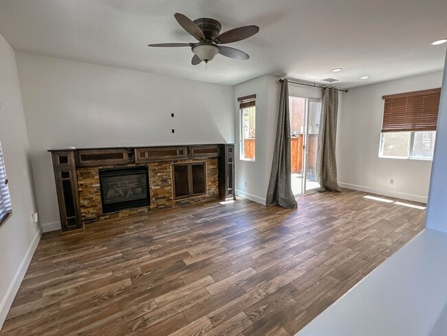 Photo - COMING SOON! 3 Bedroom Home for Rent in Valencia!