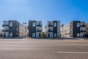 Photo - 2733 S La Brea Ave Unit 2733