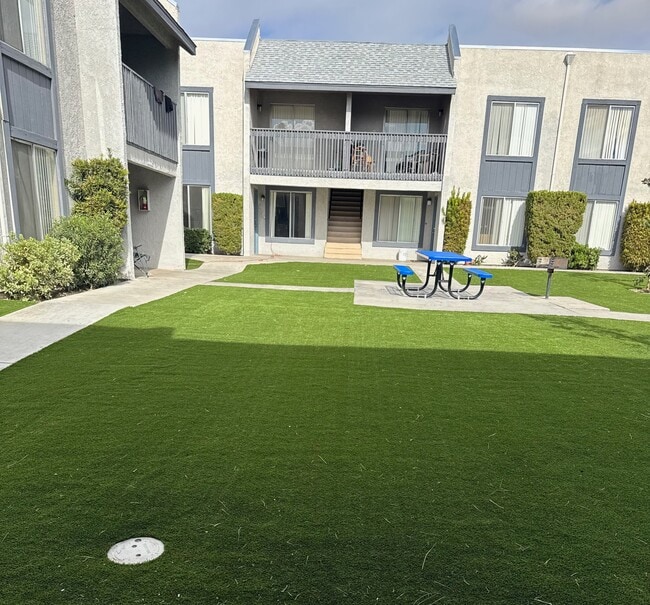 Photo - 824 Minor St