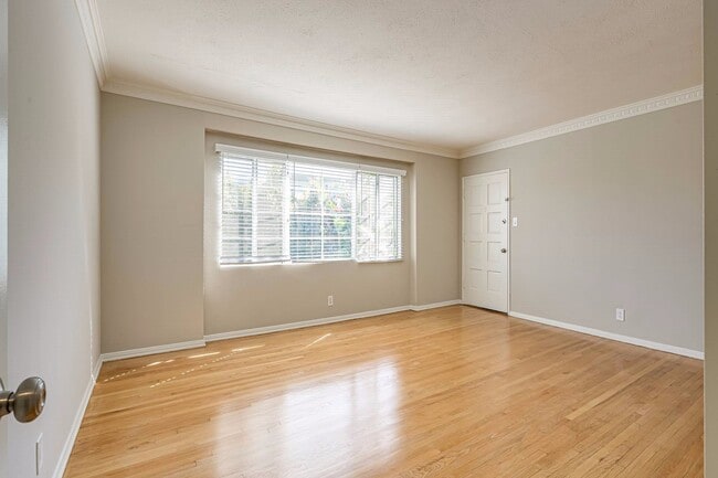 Photo - Walking distance to UCLA! Unit 681A