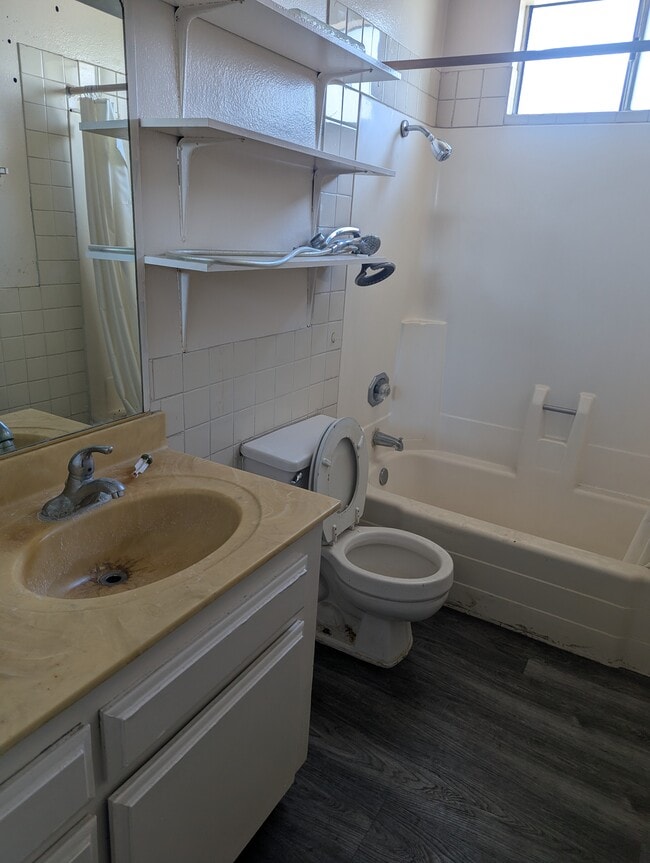 Photo - 2119 W 29th St