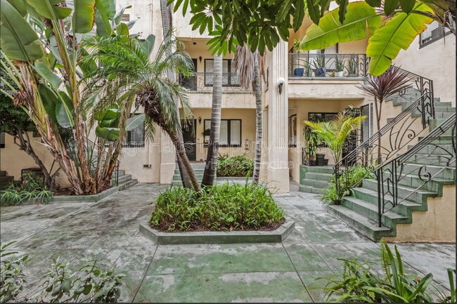 Photo - 2660 Sixth Avenue