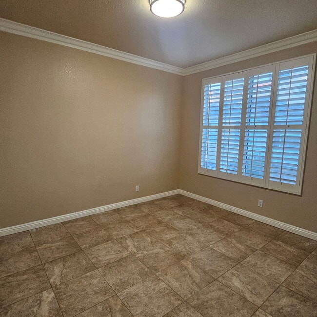 Photo - 2806 Cherrywood