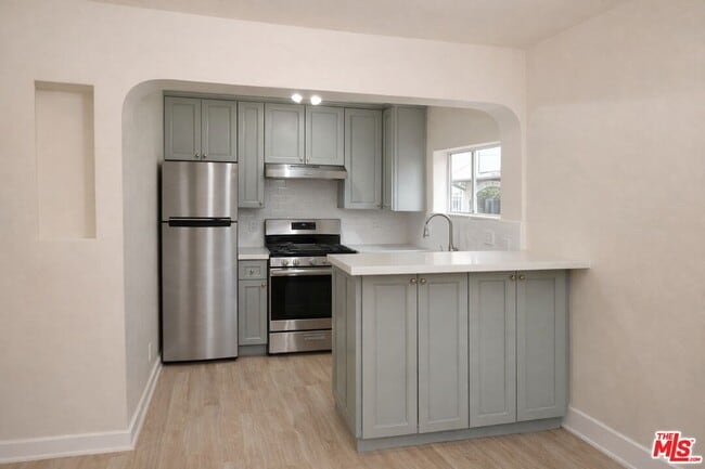 Building Photo - 2461 Workman St Unit 5