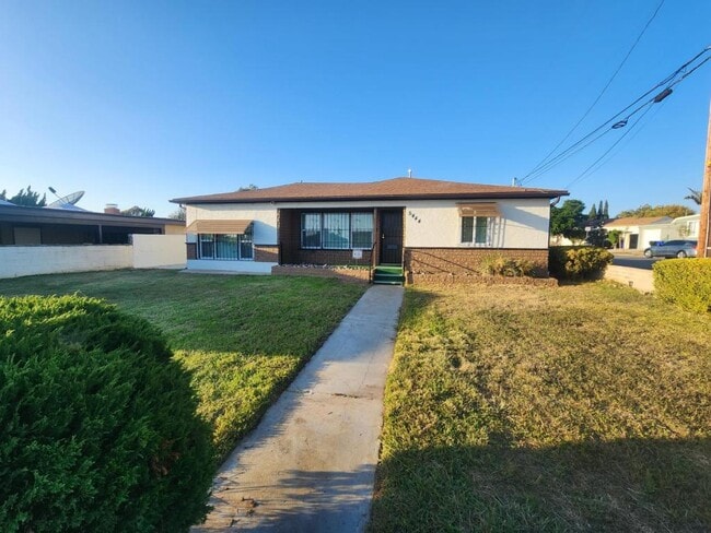 Building Photo - 5444 Roswell St