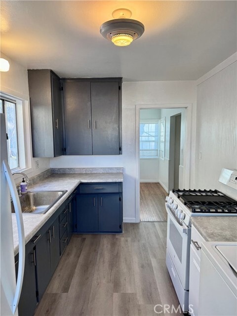 Photo - 1077 E 33rd St