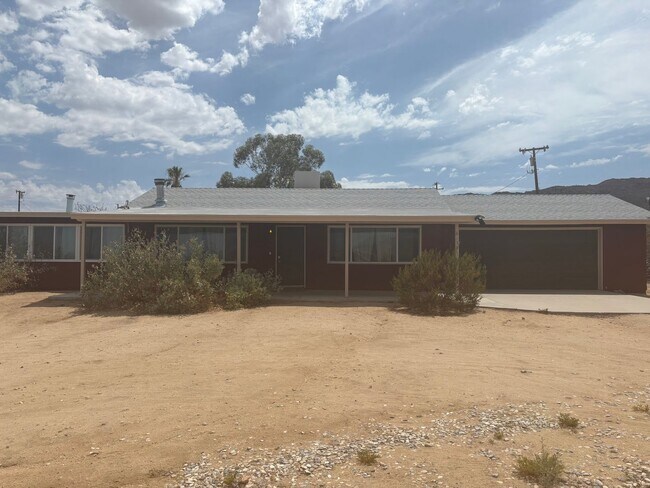 Photo - 3 Bedroom 1.5 Bath Modern Farmhouse near J...