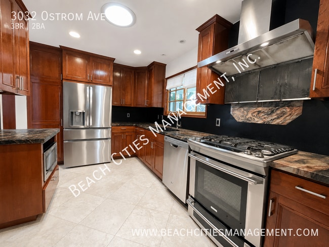Photo - 3032 Ostrom Ave
