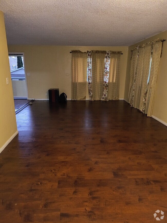 Building Photo - 13508 Doty Ave Rental