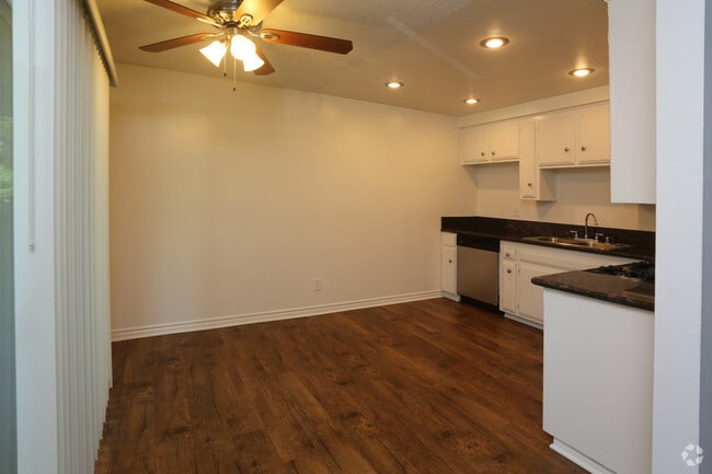 Photo - Park Cerritos Apartments
