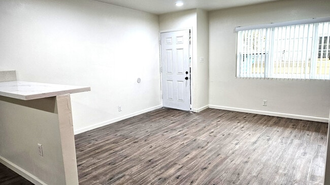 Photo - 11516 Eucalyptus Ave Unit B