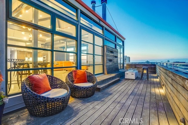 Photo - 100 W 5th St