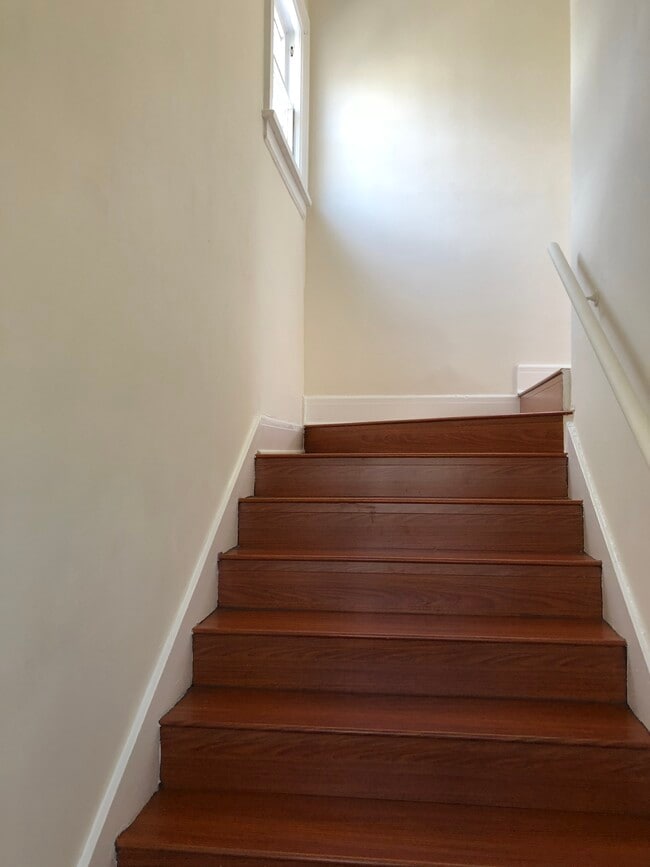 Building Photo - 3144 James M Wood Blvd Unit 3144 James M. Wood