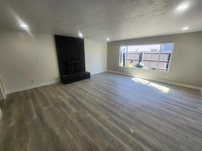 Photo - 3450 Cherokee Ave